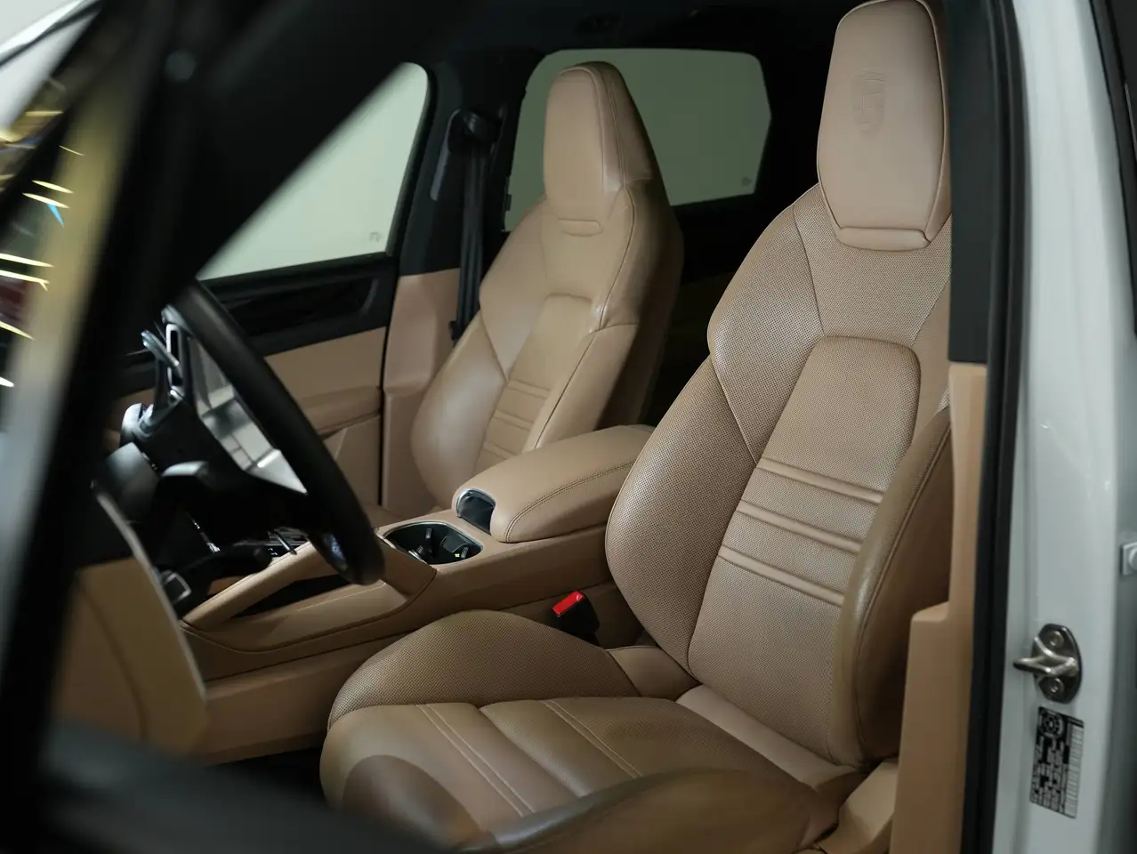 Porsche Cayenne - Image 21