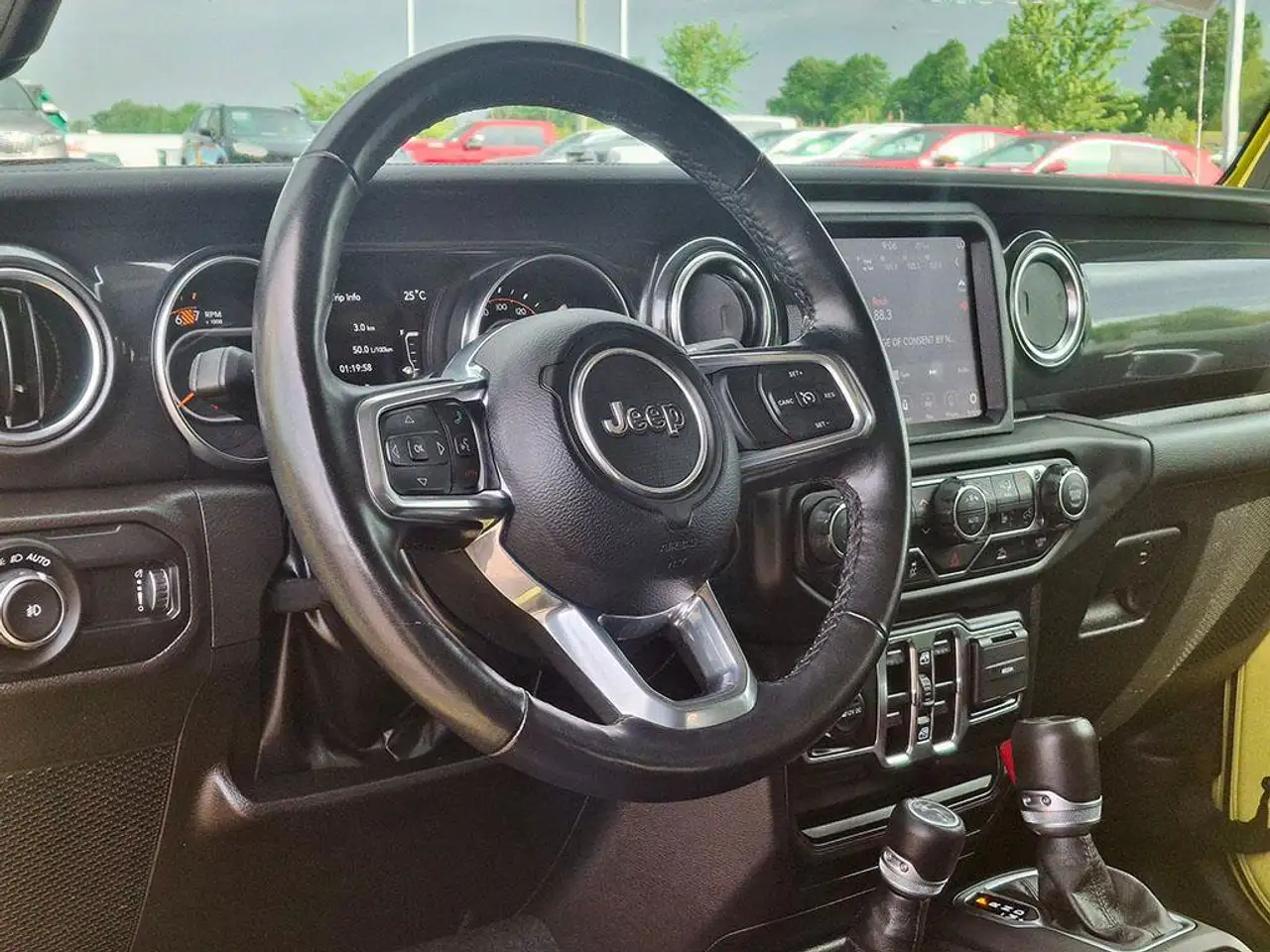 Jeep Wrangler - Image 11