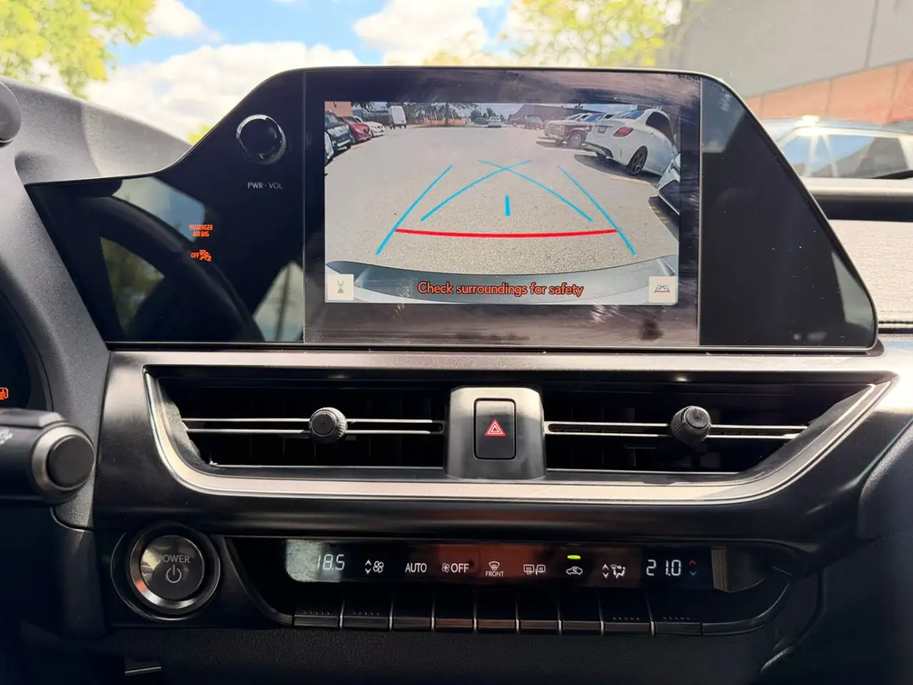 Lexus UX - Image 15