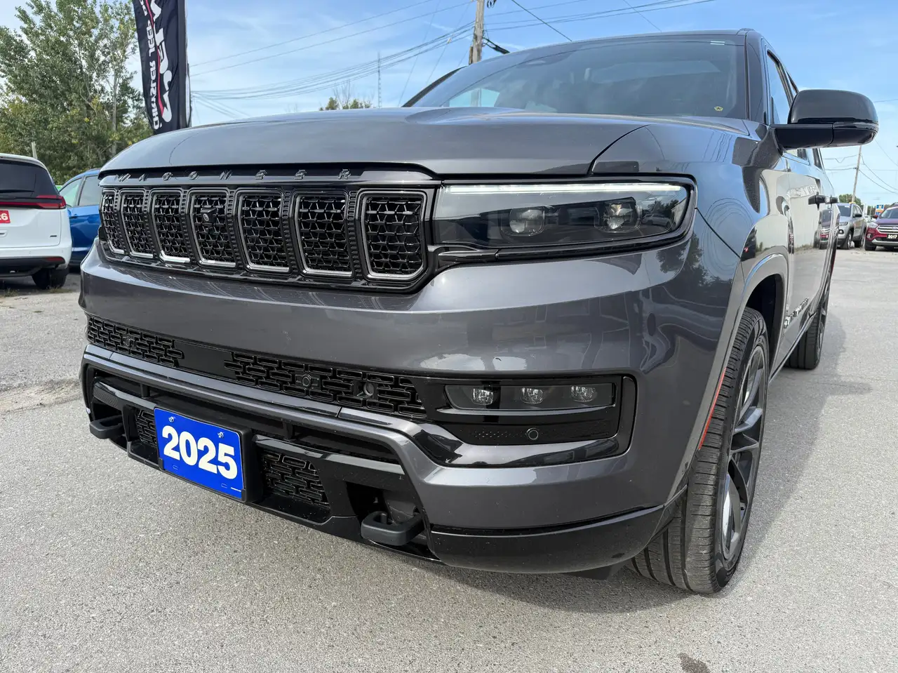 Jeep Grand Wagoneer - Image 9