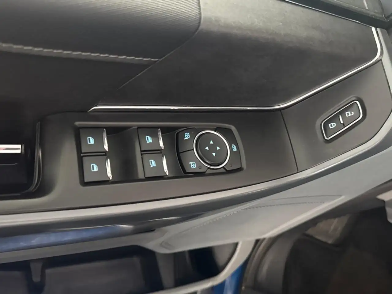 Ford F-150 - Image 18