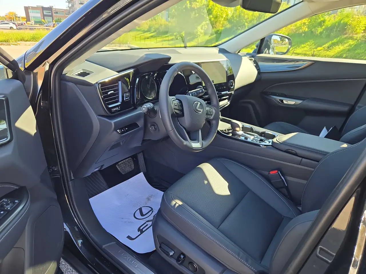 Lexus NX - Image 8