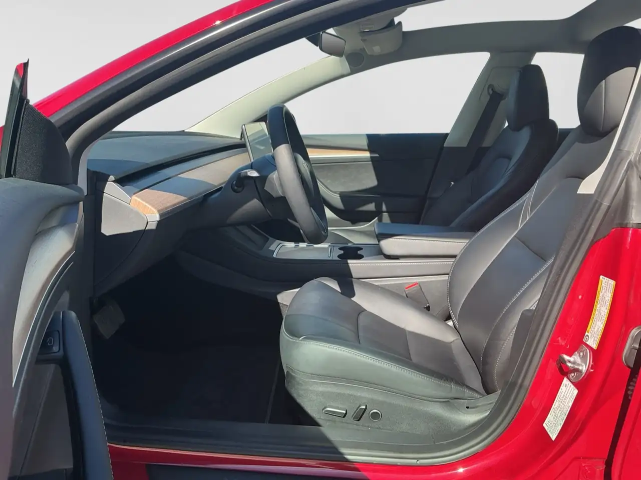 Tesla Model 3 - Image 10