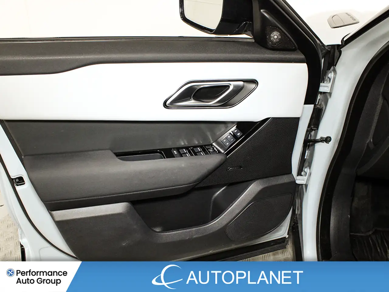 Land Rover Range Rover Velar - Image 34