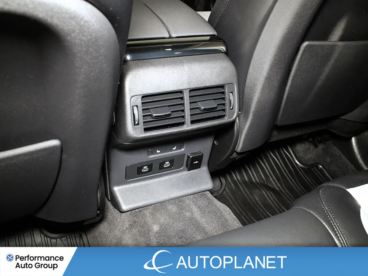 Land Rover Range Rover Velar - Image 33