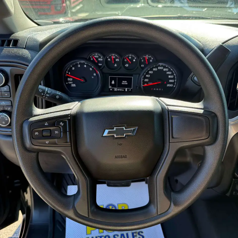 Chevrolet Silverado 1500 - Image 16