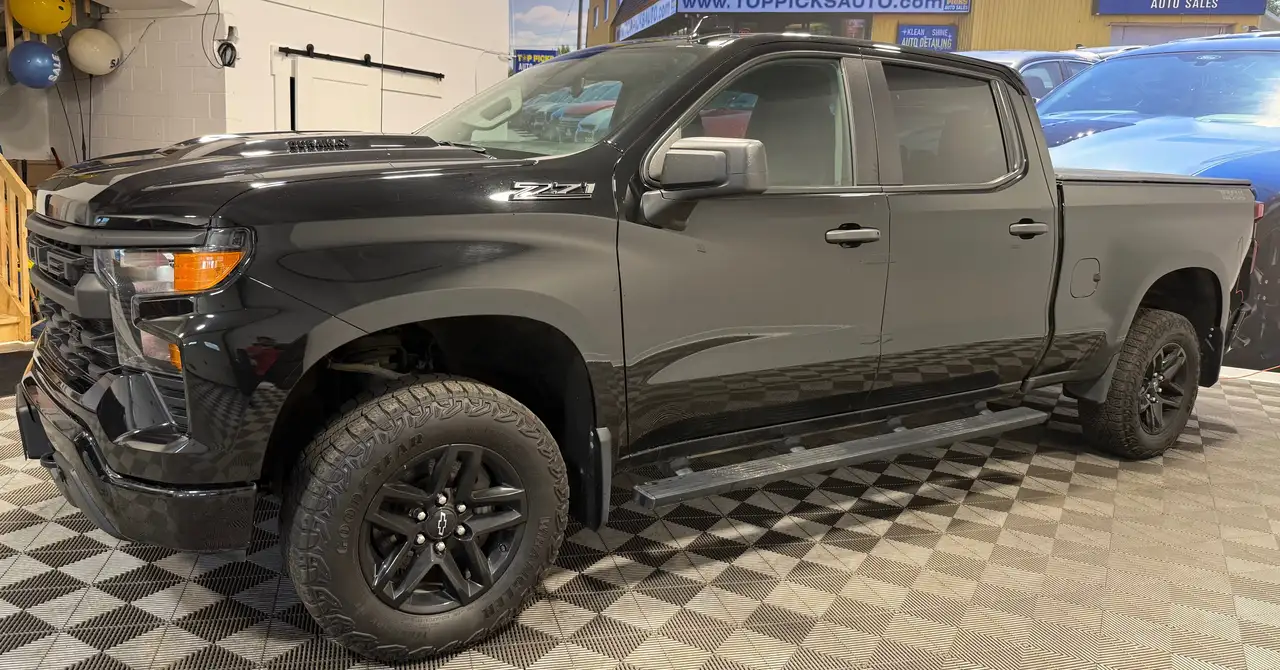 Chevrolet Silverado 1500 - Image 2