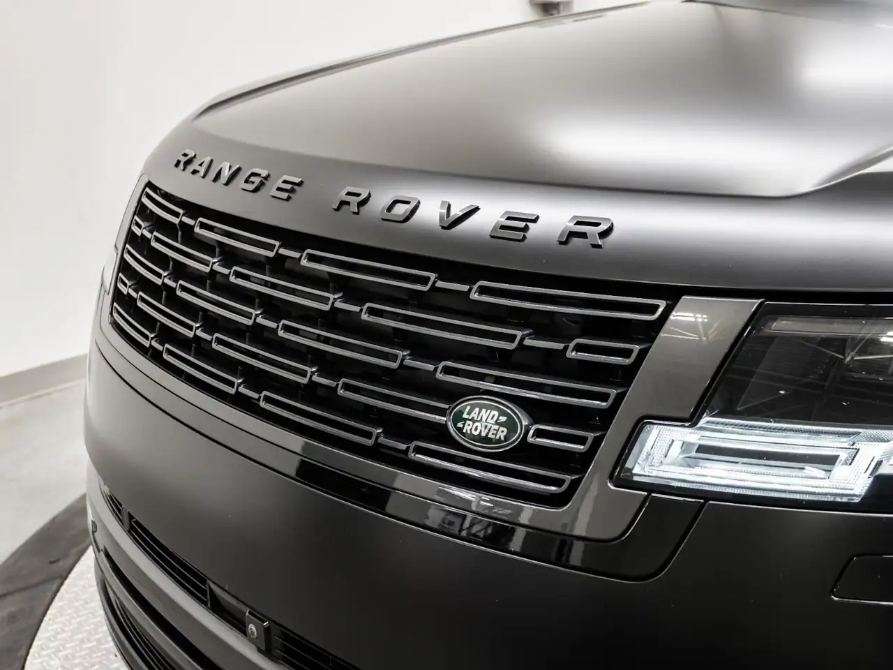 Land Rover Range Rover - Image 11
