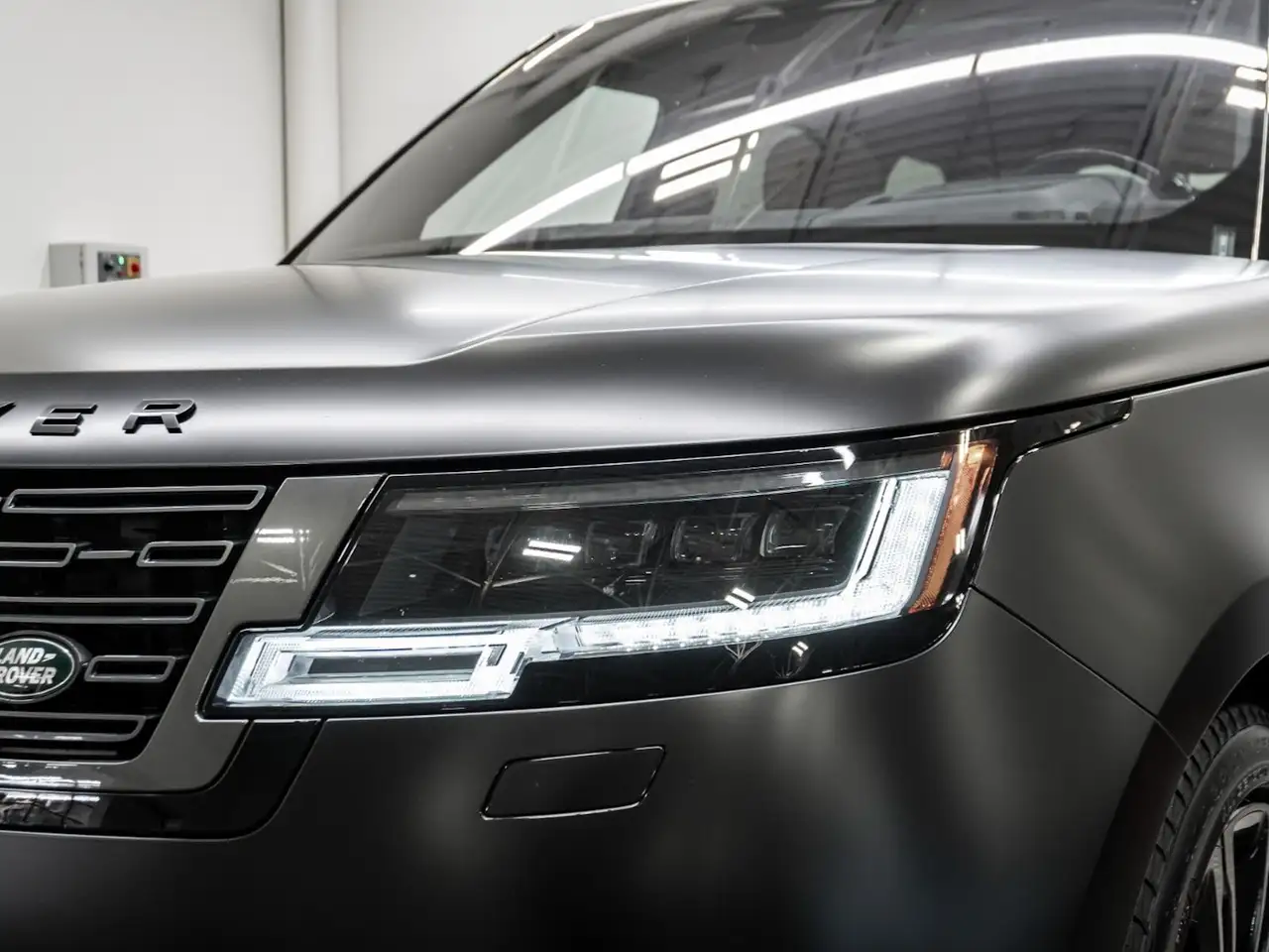 Land Rover Range Rover - Image 13