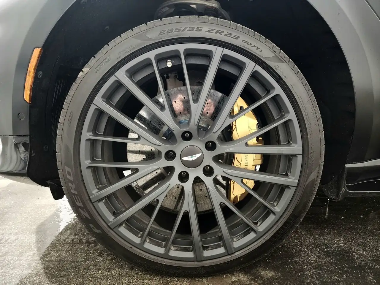 Aston Martin DBX - Image 5