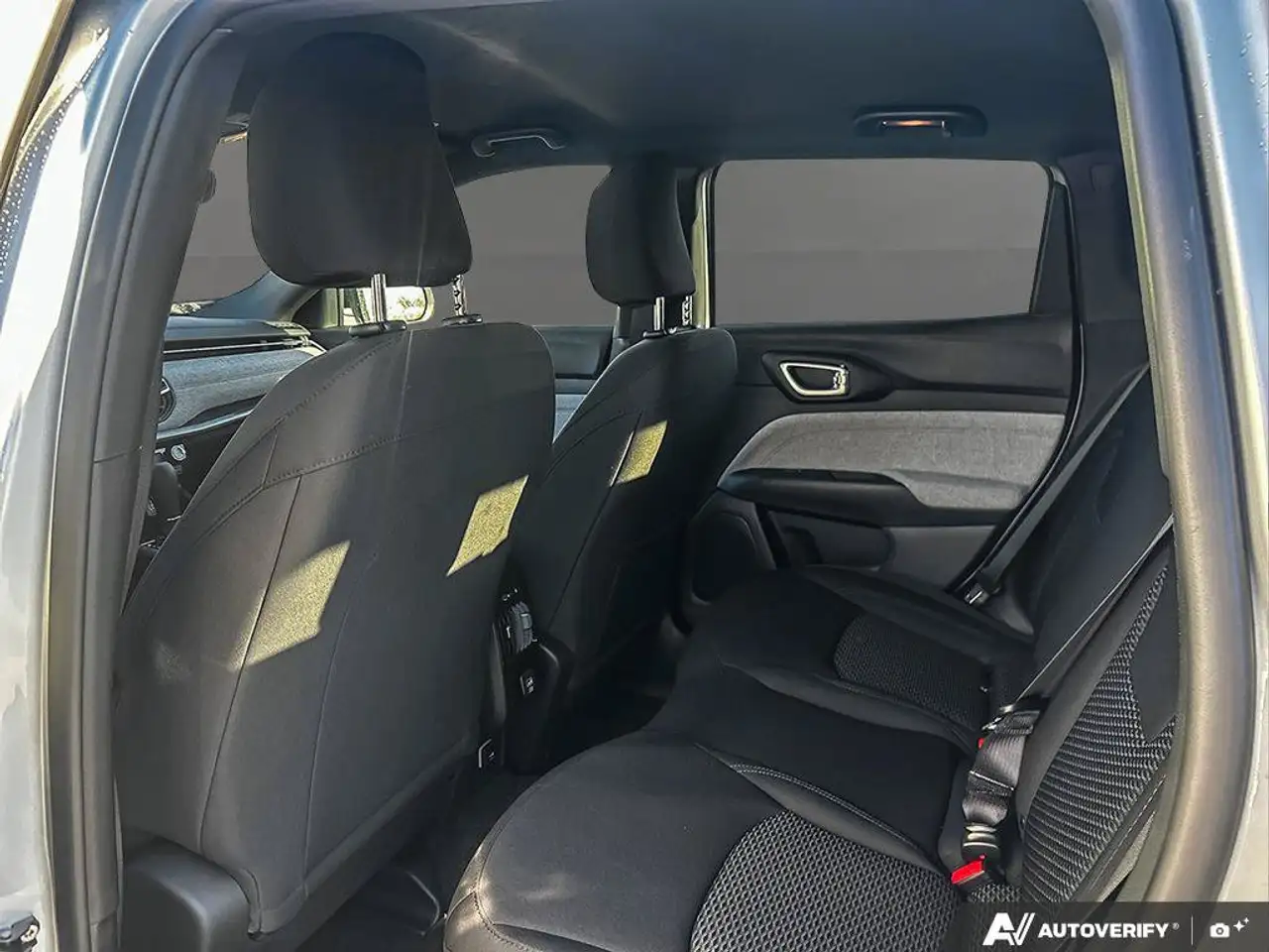 Jeep Compass - Image 23