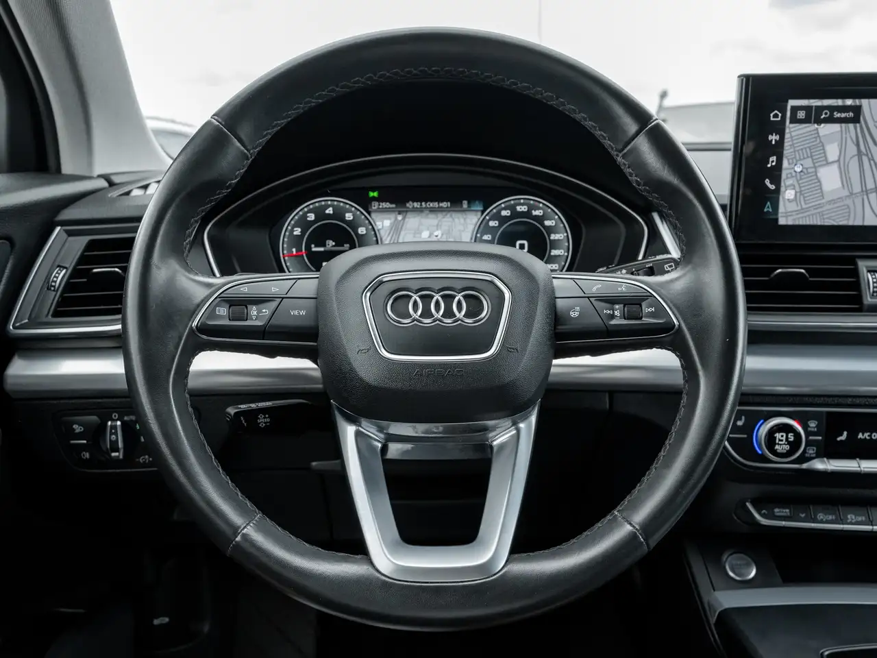 Audi Q5 - Image 8