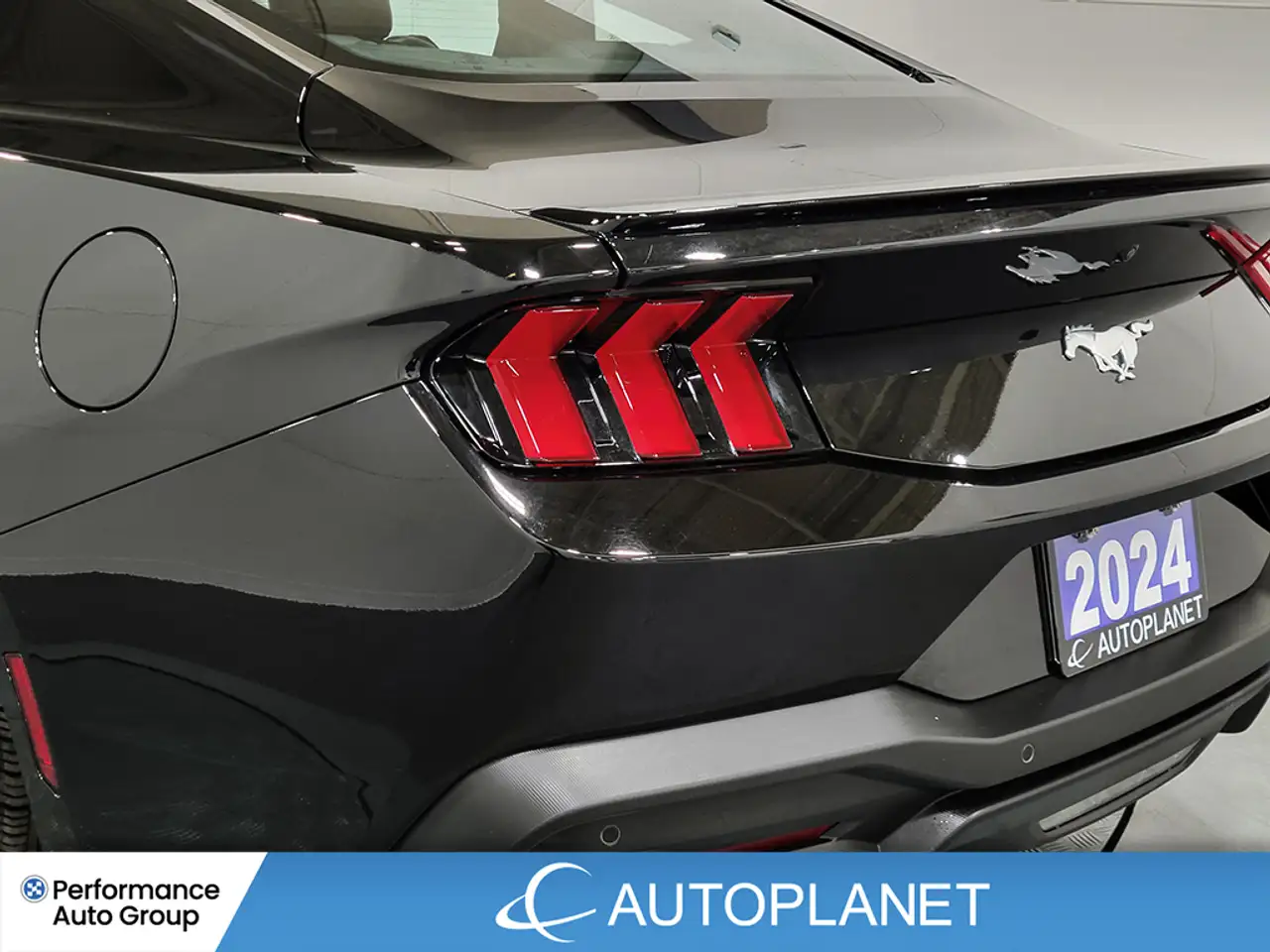 Ford Mustang - Image 11