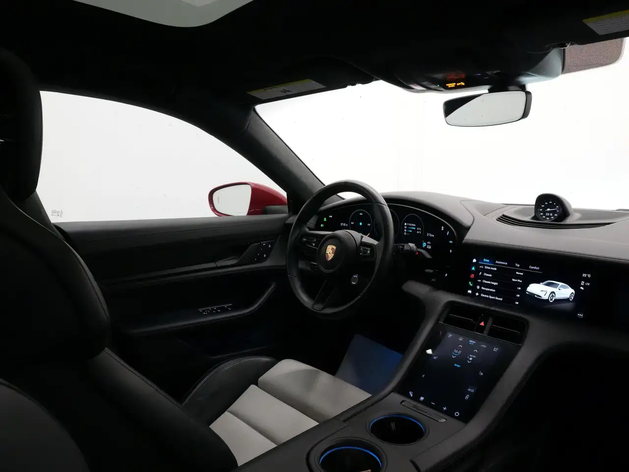 Porsche Taycan - Image 34
