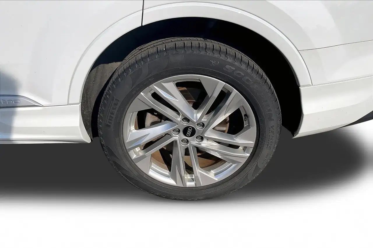 Audi Q7 - Image 34