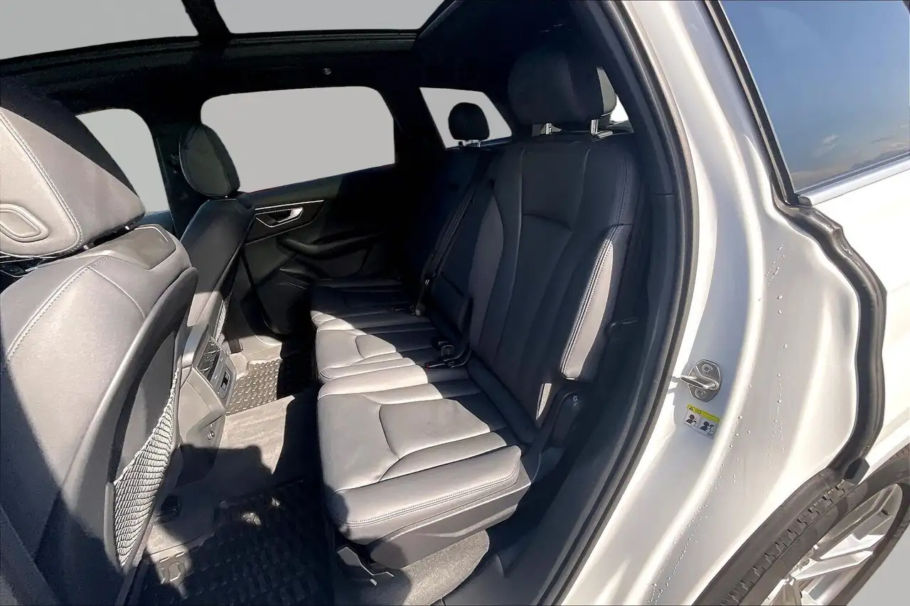 Audi Q7 - Image 10