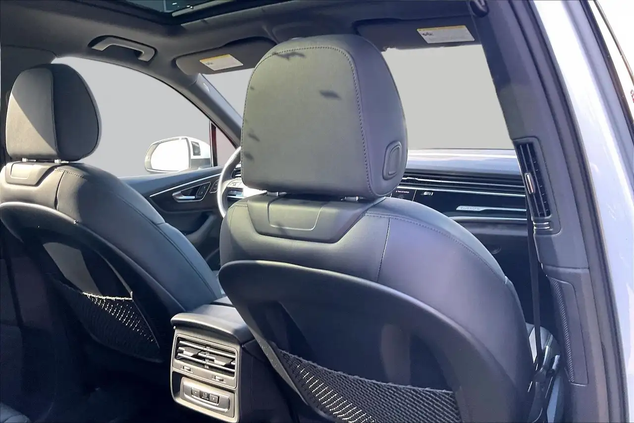 Audi Q7 - Image 20