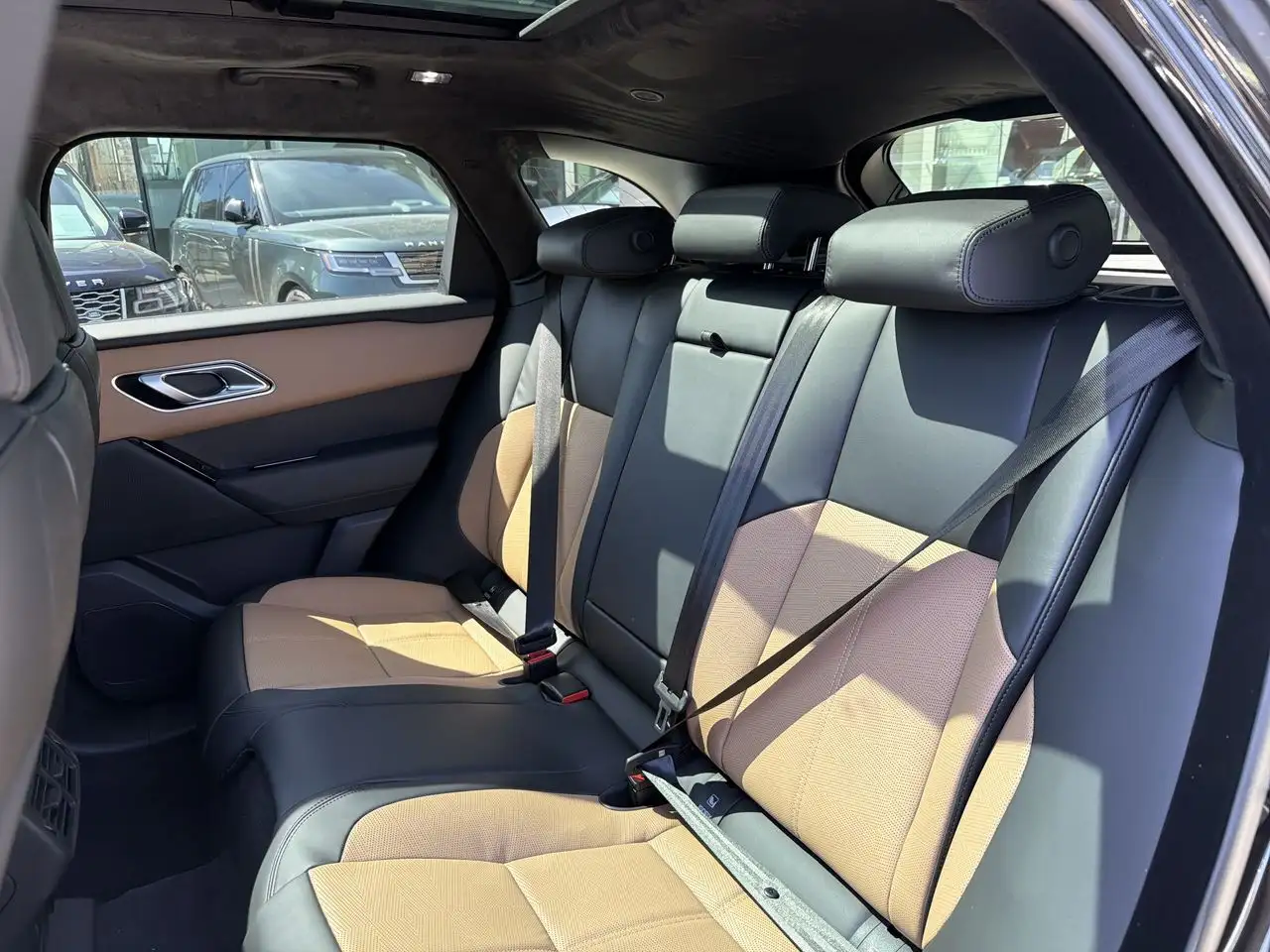 Land Rover Range Rover Velar - Image 20