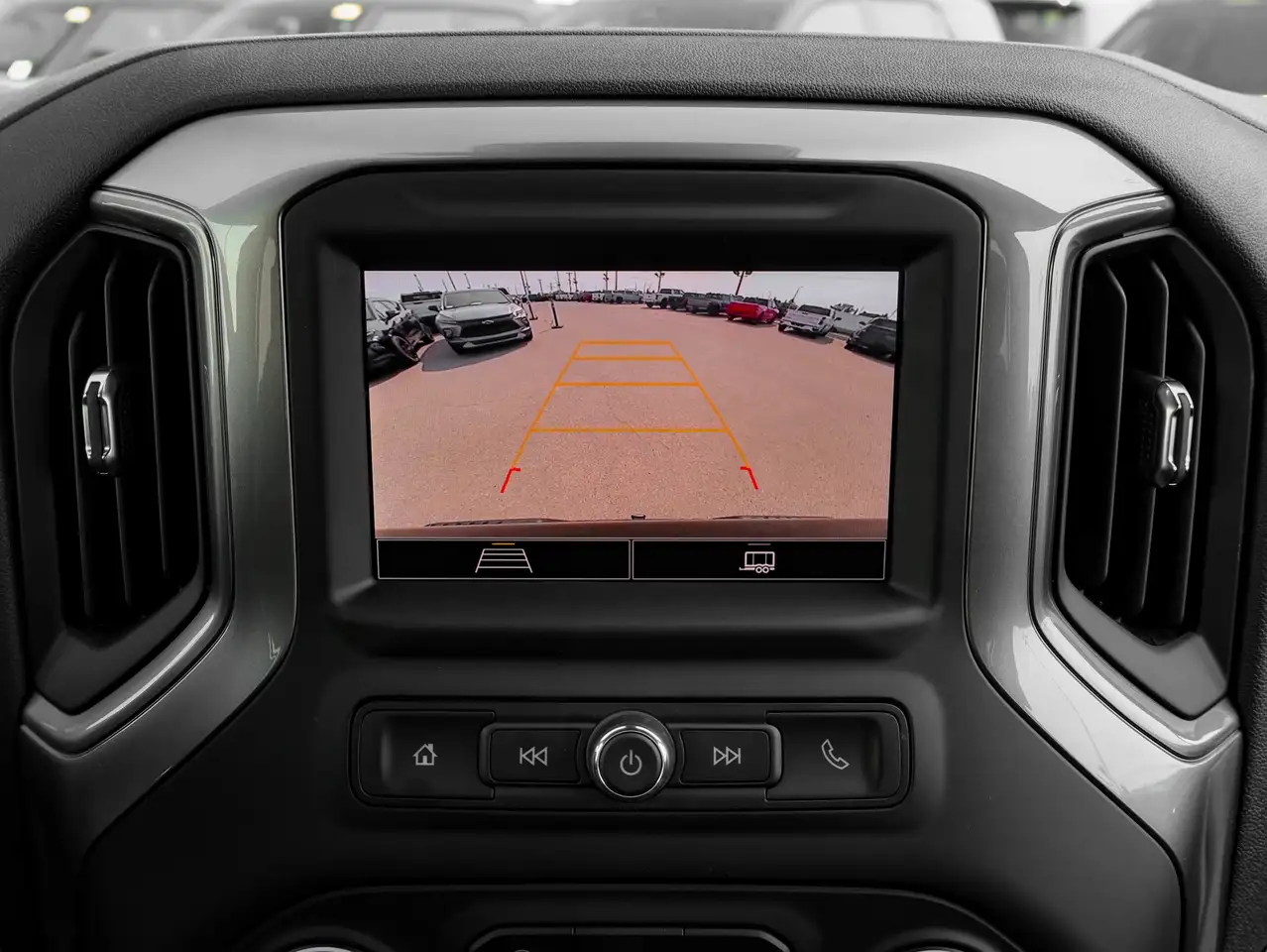 Chevrolet Silverado 1500 - Image 22