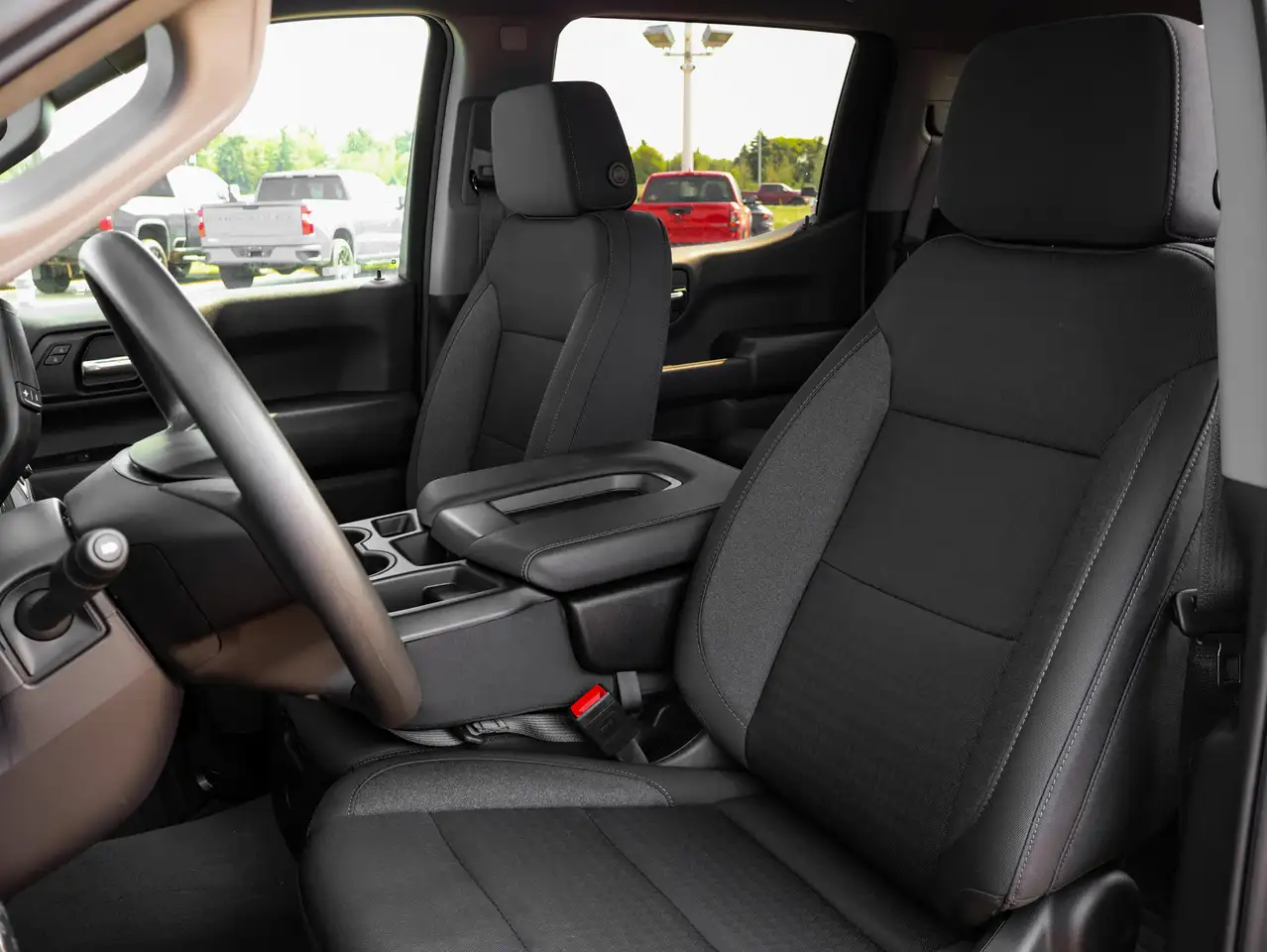 Chevrolet Silverado 1500 - Image 15