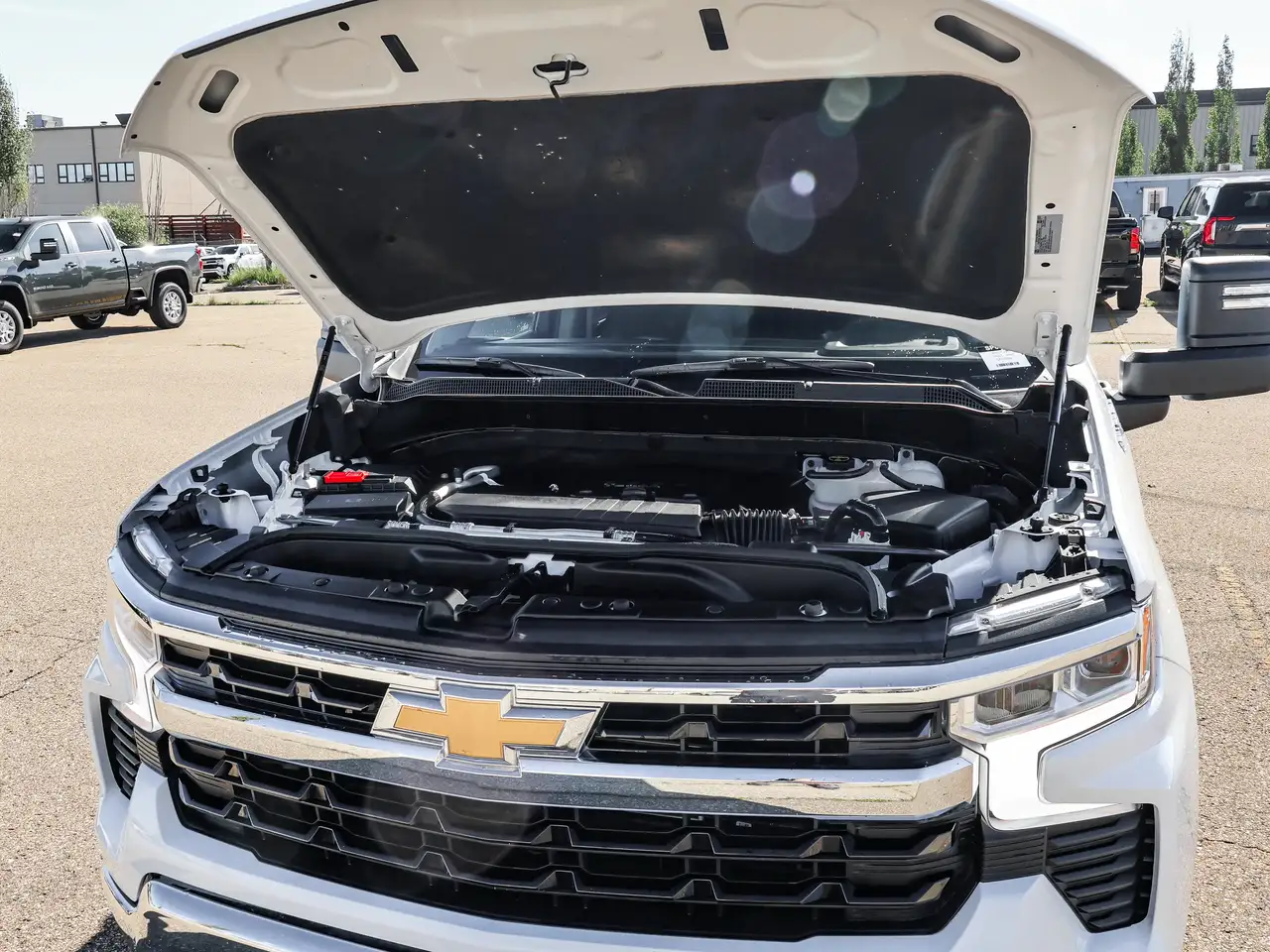 Chevrolet Silverado 1500 - Image 10