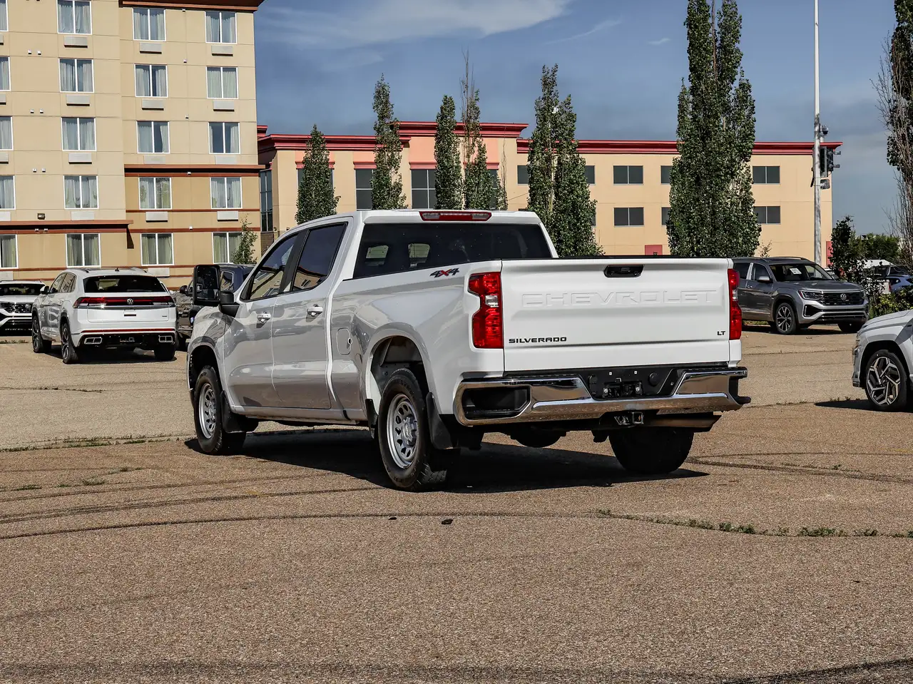 Chevrolet Silverado 1500 - Image 6