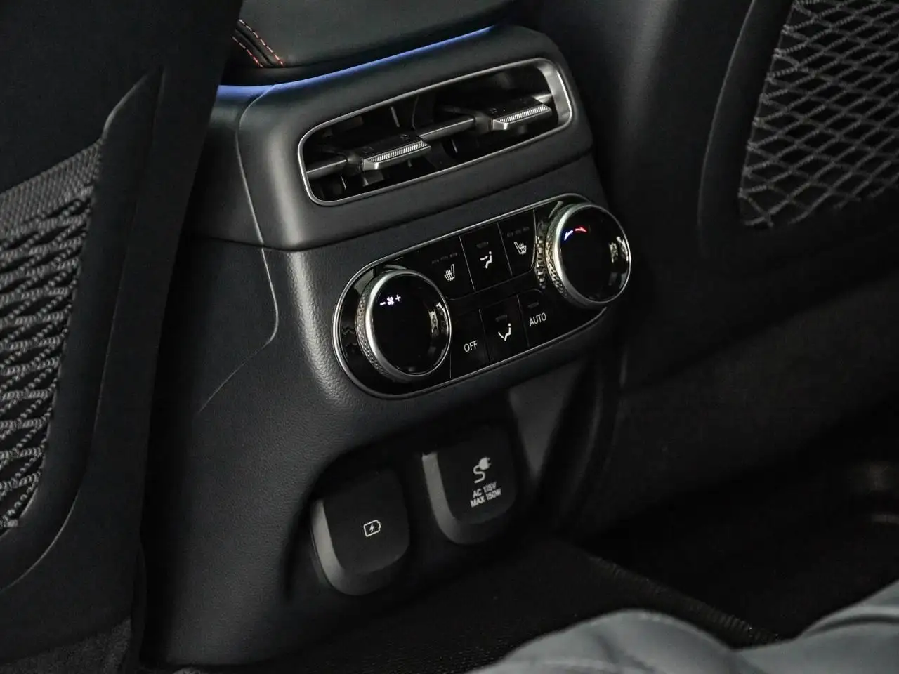 Genesis GV70 - Image 22