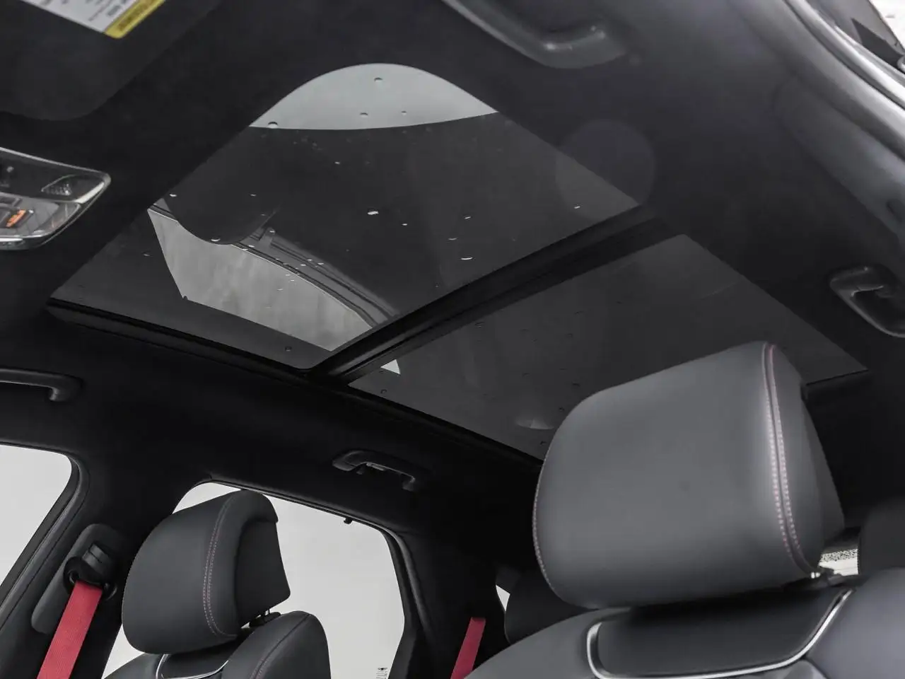 Genesis GV70 - Image 26