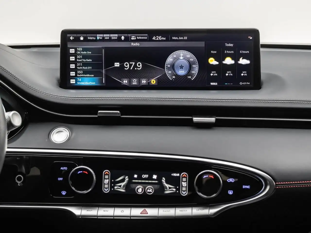 Genesis GV70 - Image 31