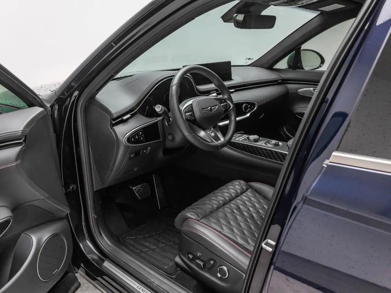 Genesis GV70 - Image 7
