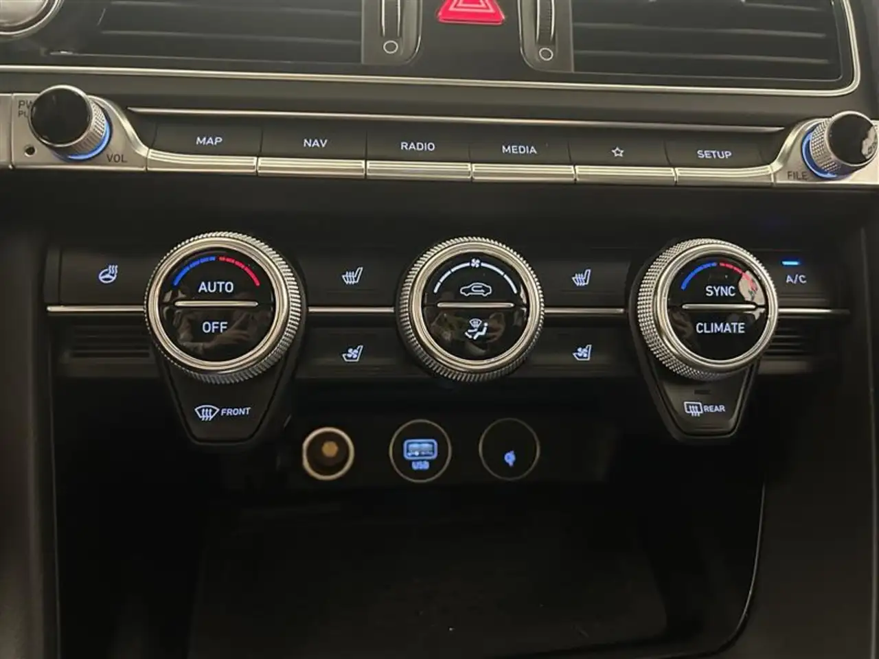 Genesis G70 - Image 20