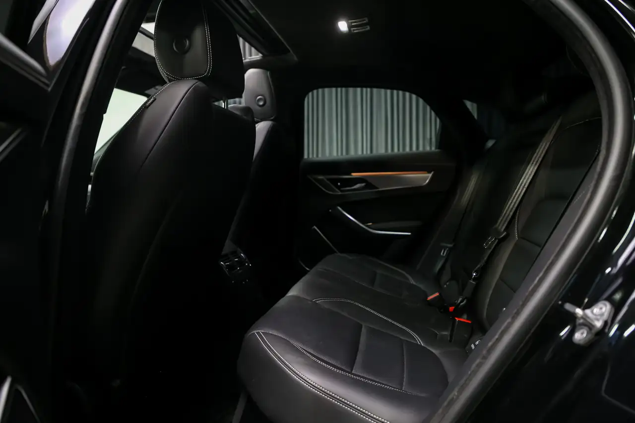 Jaguar XF - Image 33