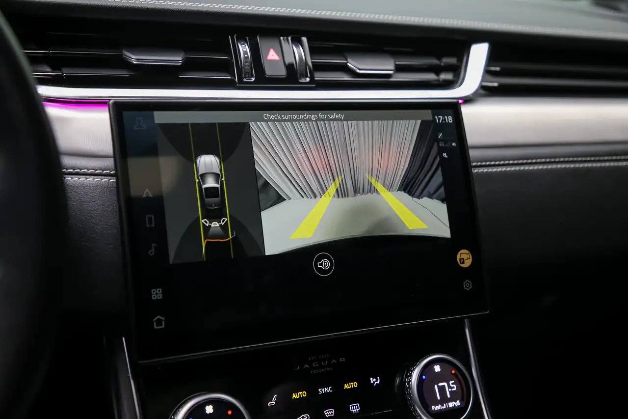 Jaguar XF - Image 27