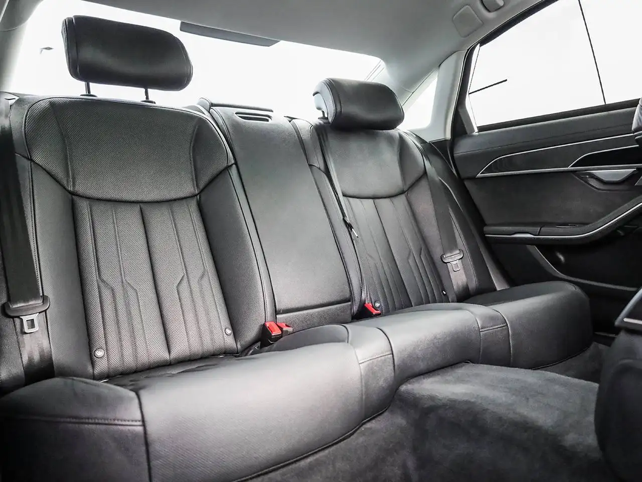 Audi A8 - Image 15