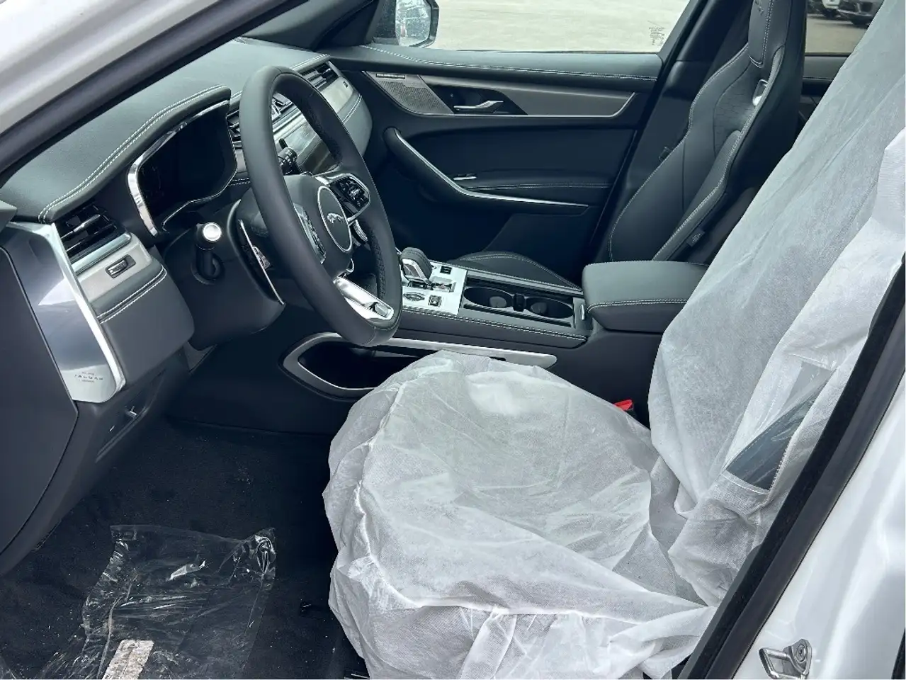 Jaguar F-Pace - Image 11