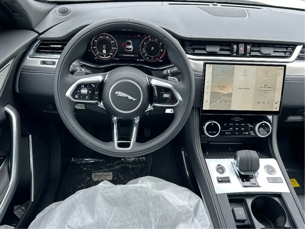 Jaguar F-Pace - Image 12
