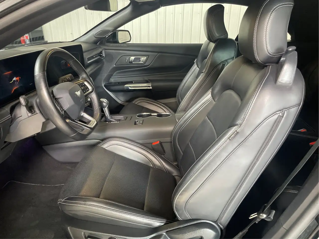 Ford Mustang - Image 3