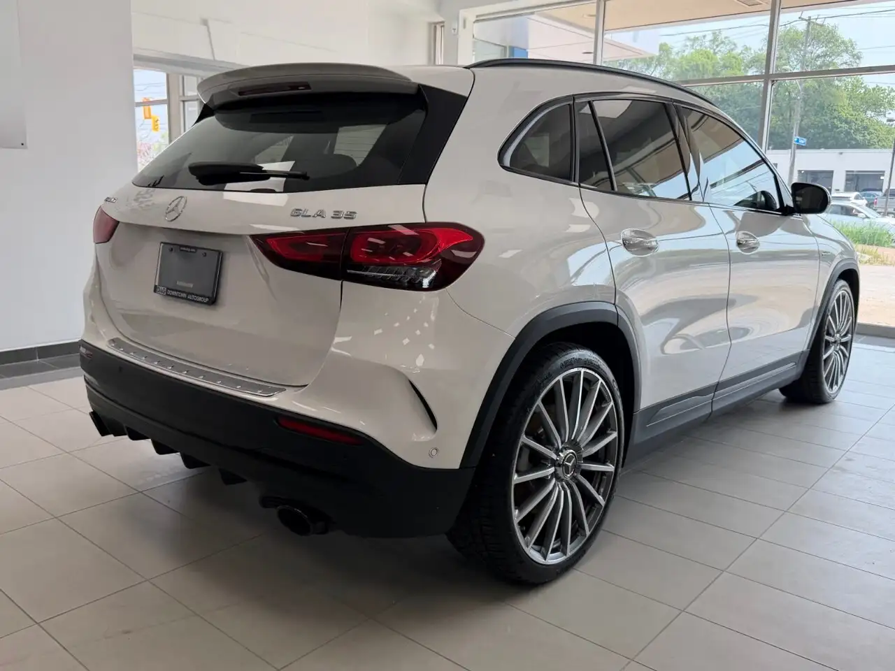 Mercedes-Benz GLA - Image 8