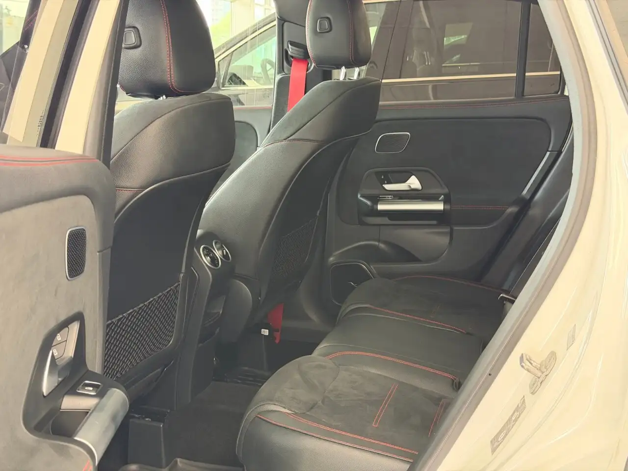 Mercedes-Benz GLA - Image 15