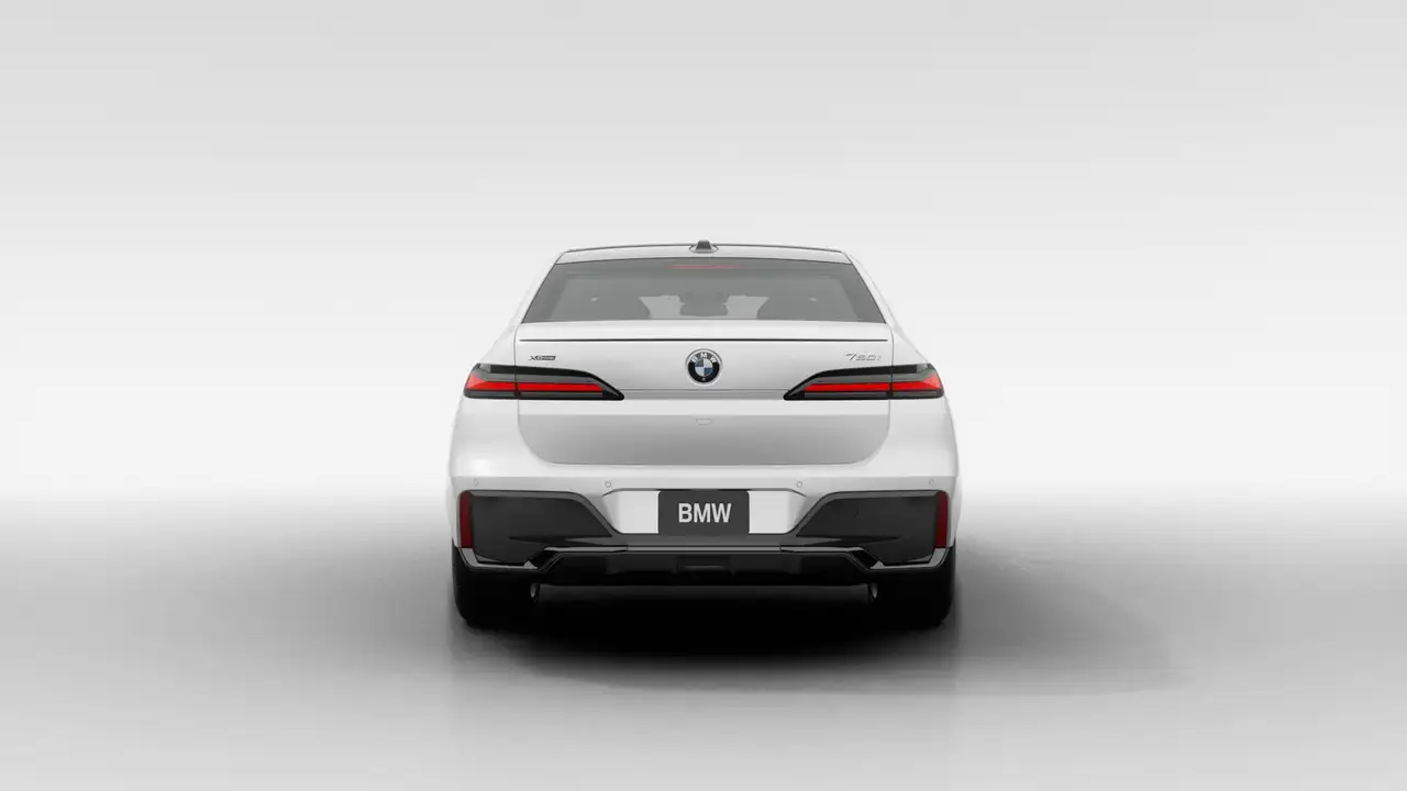 BMW 7 Series - Image 8