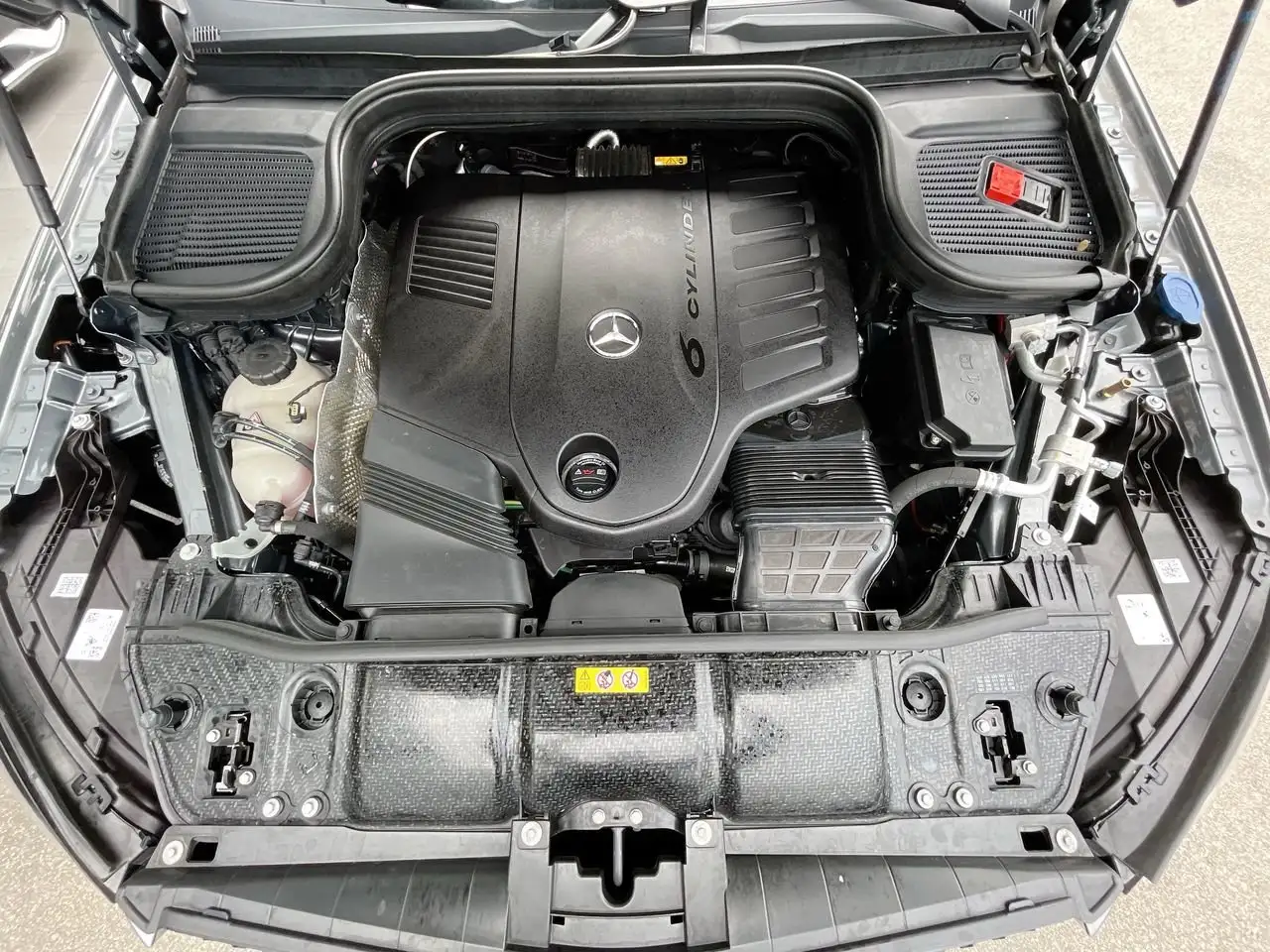 Mercedes-Benz GLE - Image 35