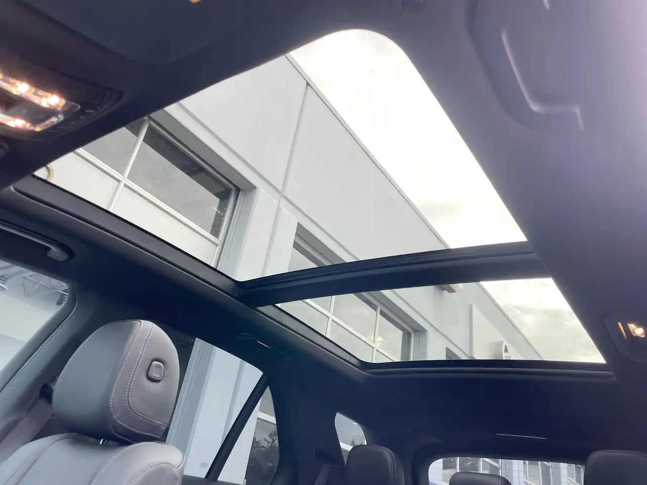 Mercedes-Benz GLE - Image 30