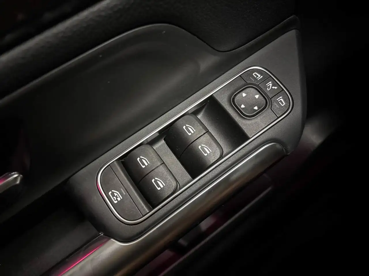Mercedes-Benz GLA - Image 22