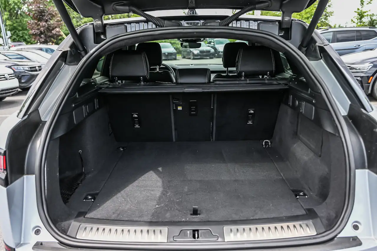 Land Rover Range Rover Velar - Image 14