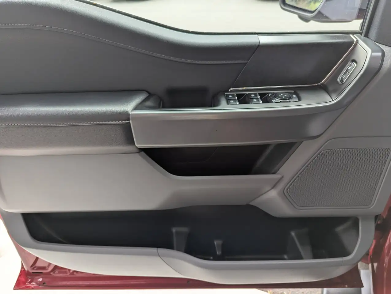 Ford F-150 - Image 30