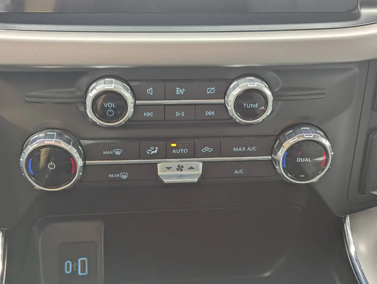 Ford F-150 - Image 24