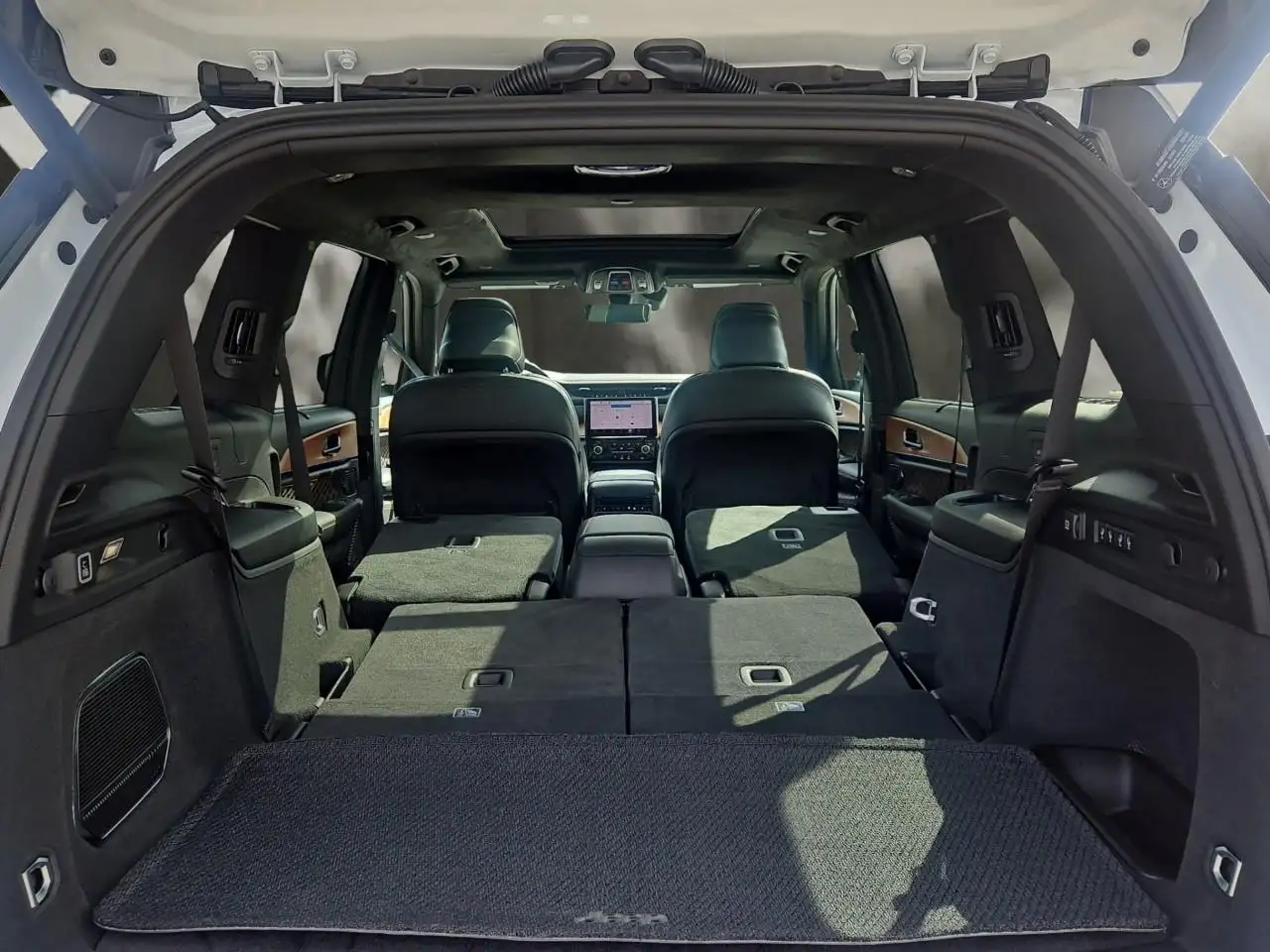 Jeep Grand Cherokee - Image 19