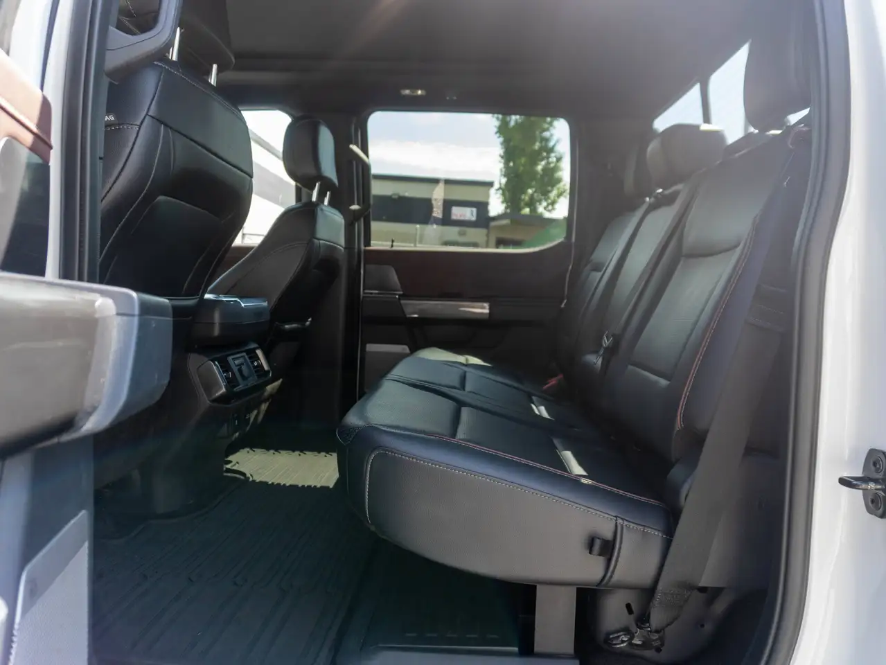 Ford F-150 - Image 24