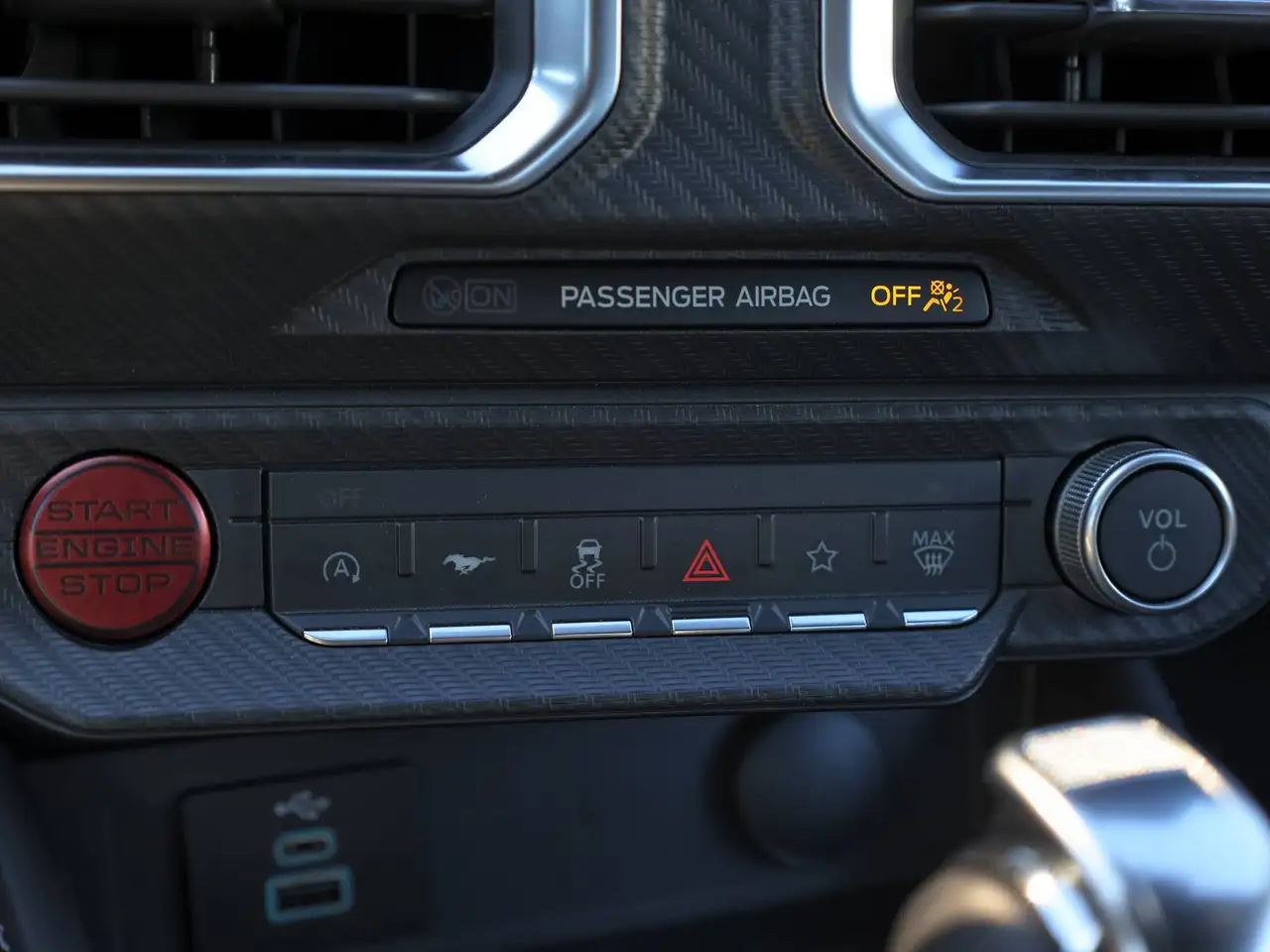 Ford Mustang - Image 21