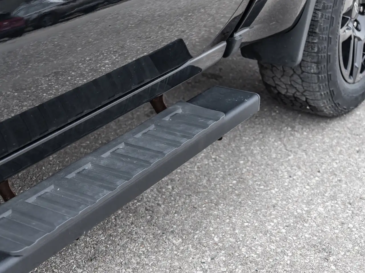 Chevrolet Silverado 1500 - Image 7